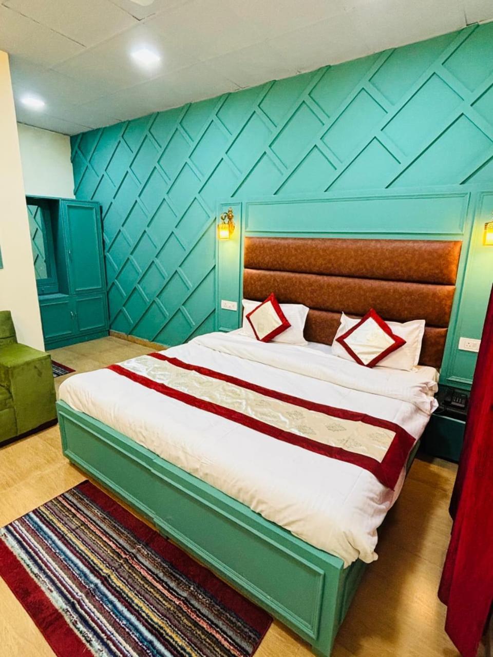 Hotel Amar 무소리에 외부 사진