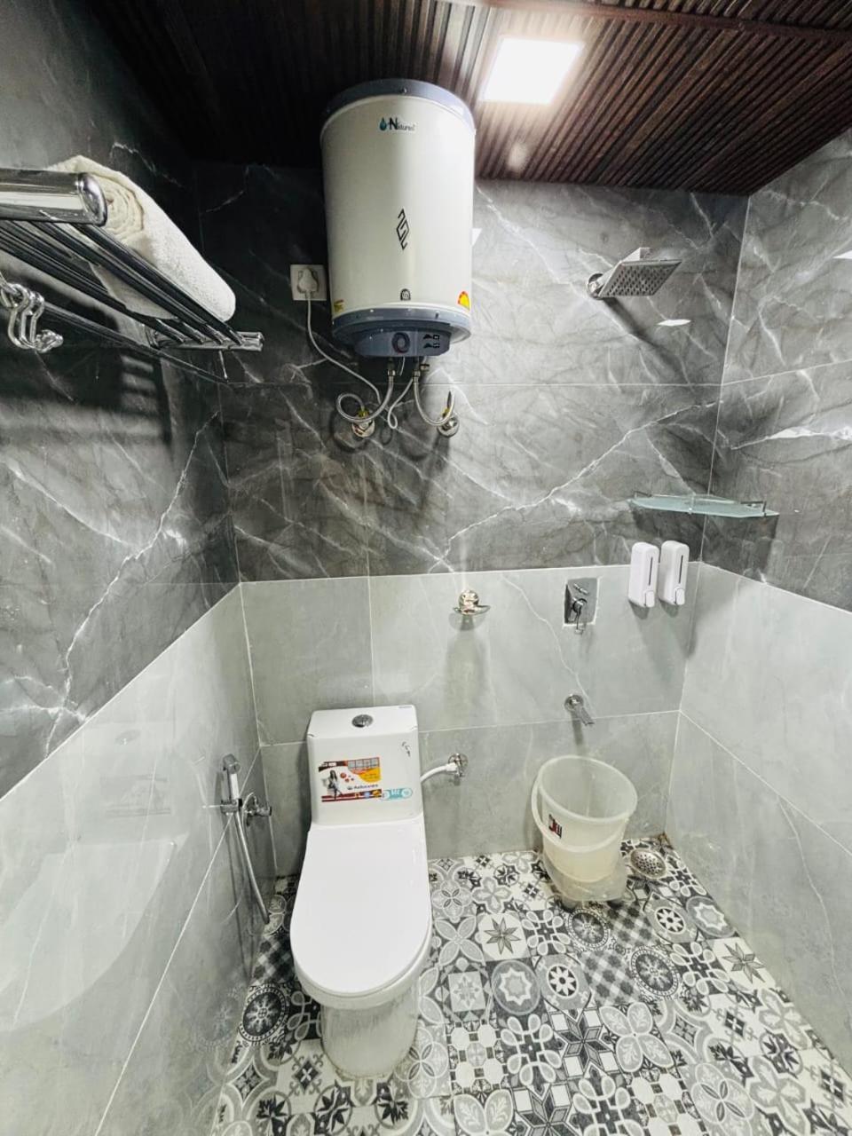 Hotel Amar 무소리에 외부 사진
