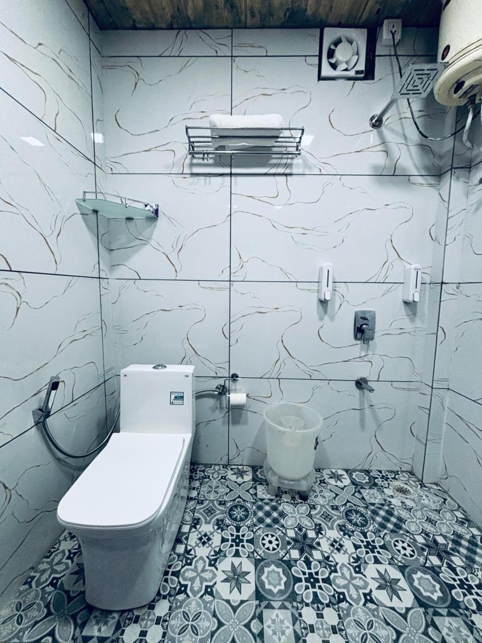 Hotel Amar 무소리에 외부 사진
