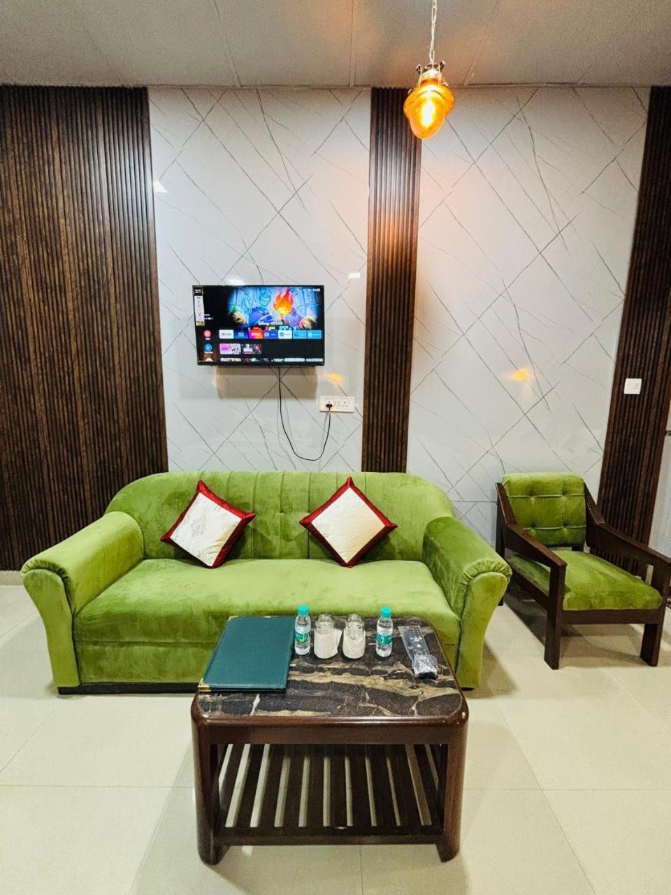Hotel Amar 무소리에 외부 사진