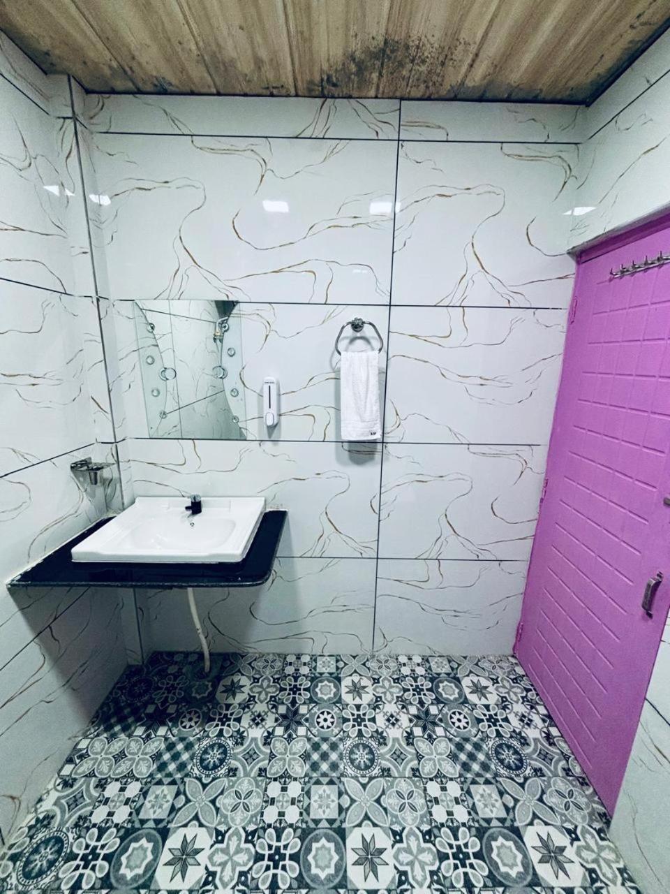 Hotel Amar 무소리에 외부 사진