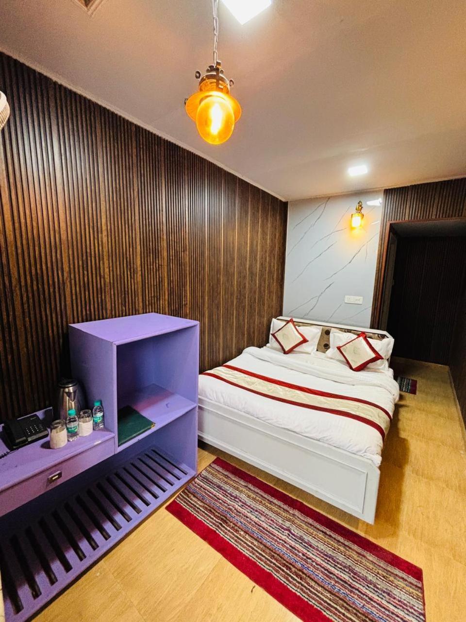 Hotel Amar 무소리에 외부 사진