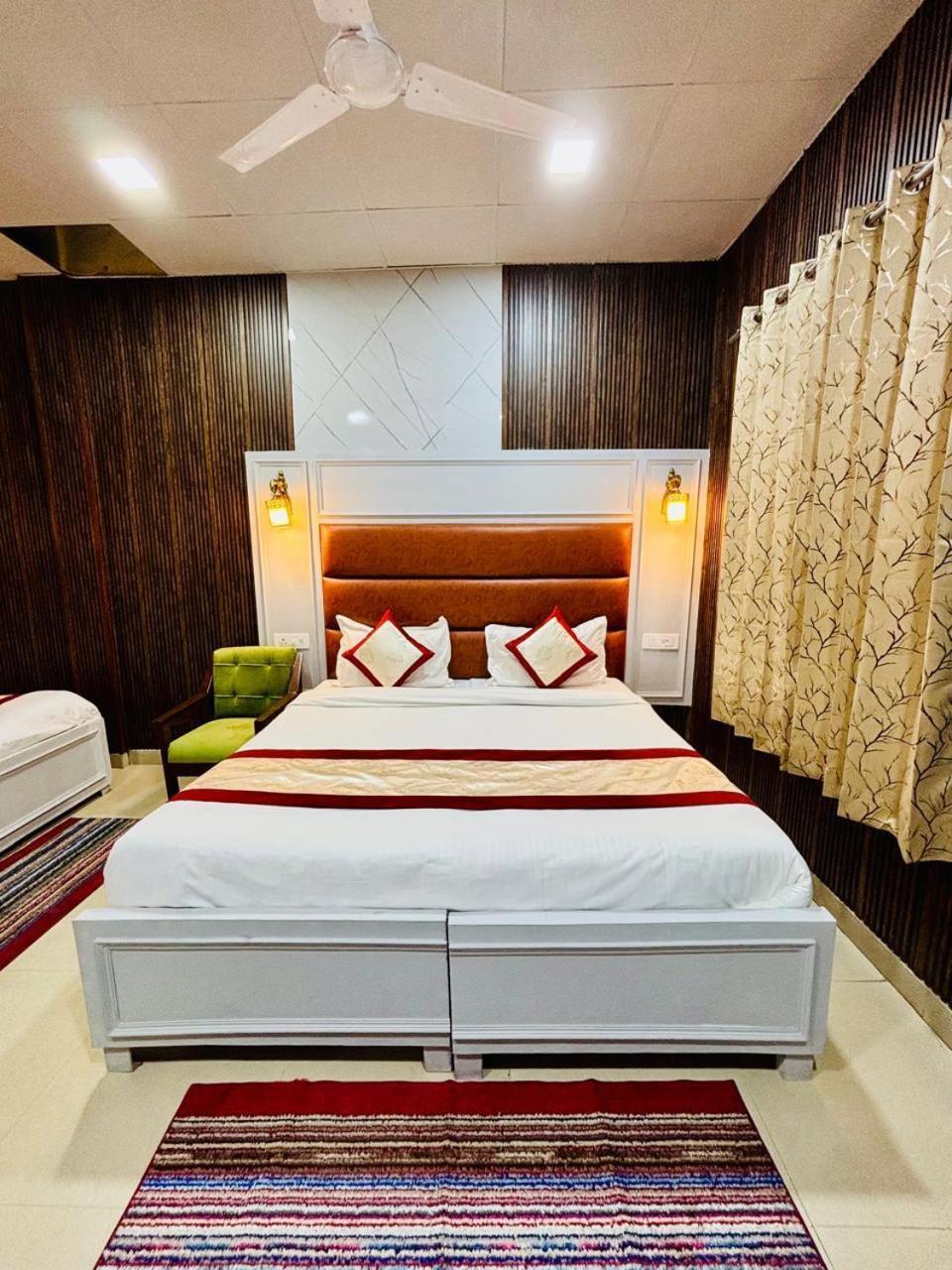 Hotel Amar 무소리에 외부 사진