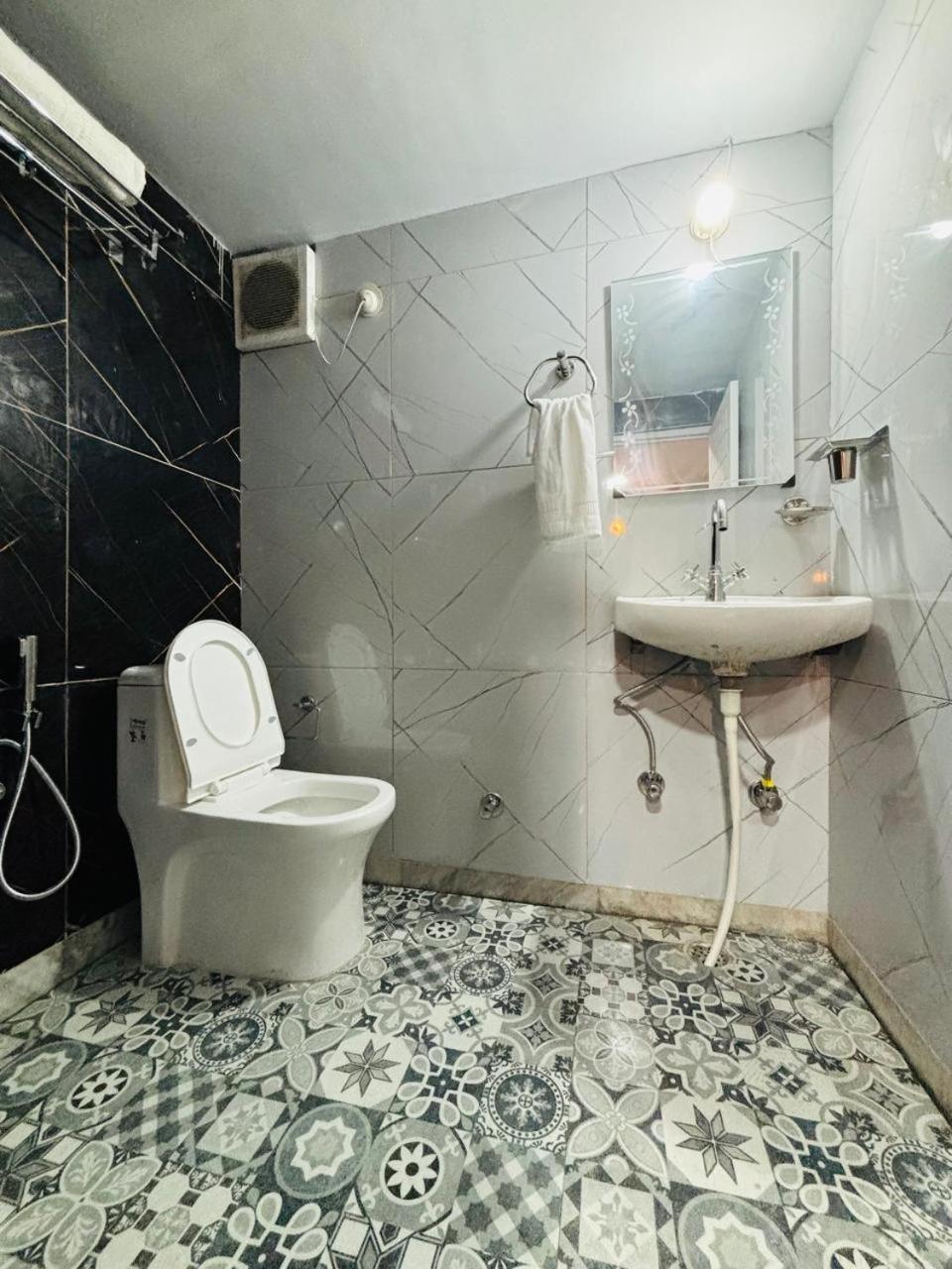 Hotel Amar 무소리에 외부 사진