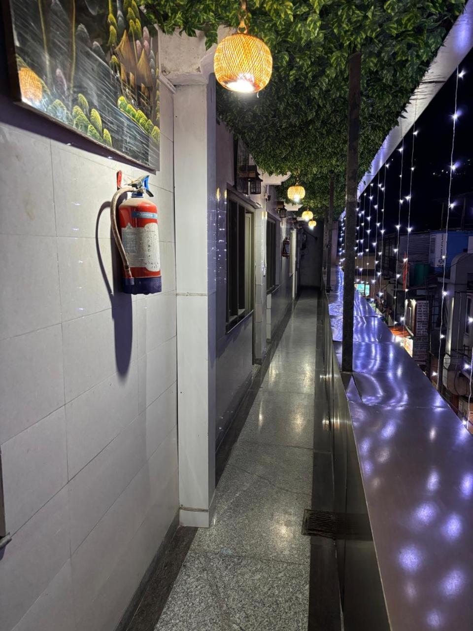 Hotel Amar 무소리에 외부 사진