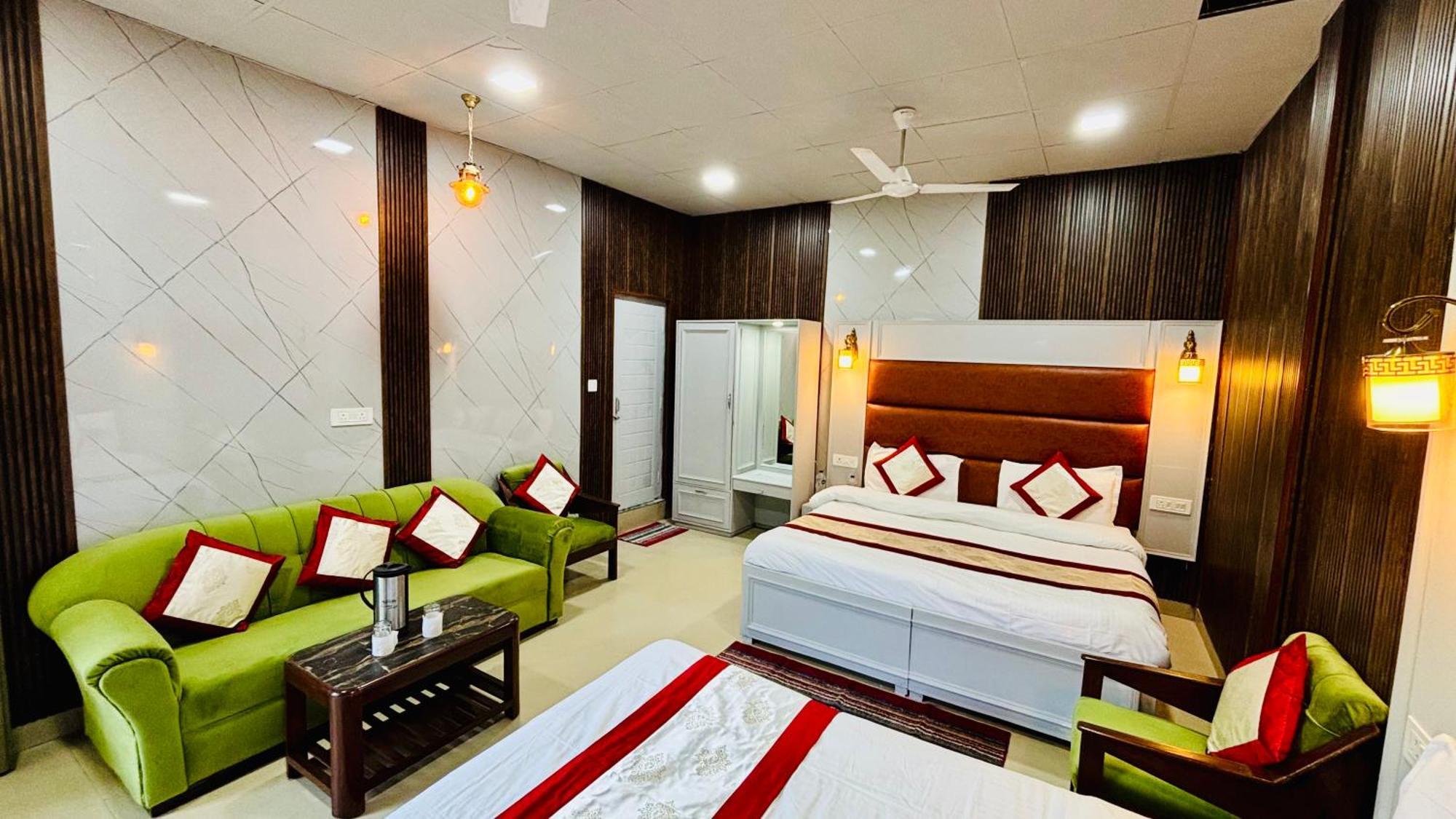 Hotel Amar 무소리에 외부 사진