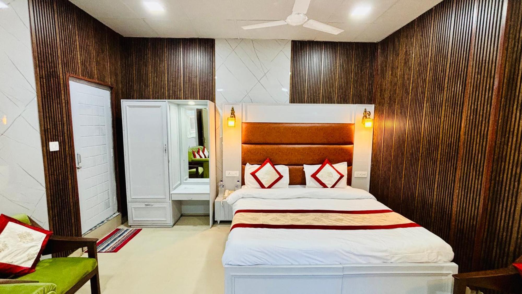 Hotel Amar 무소리에 외부 사진