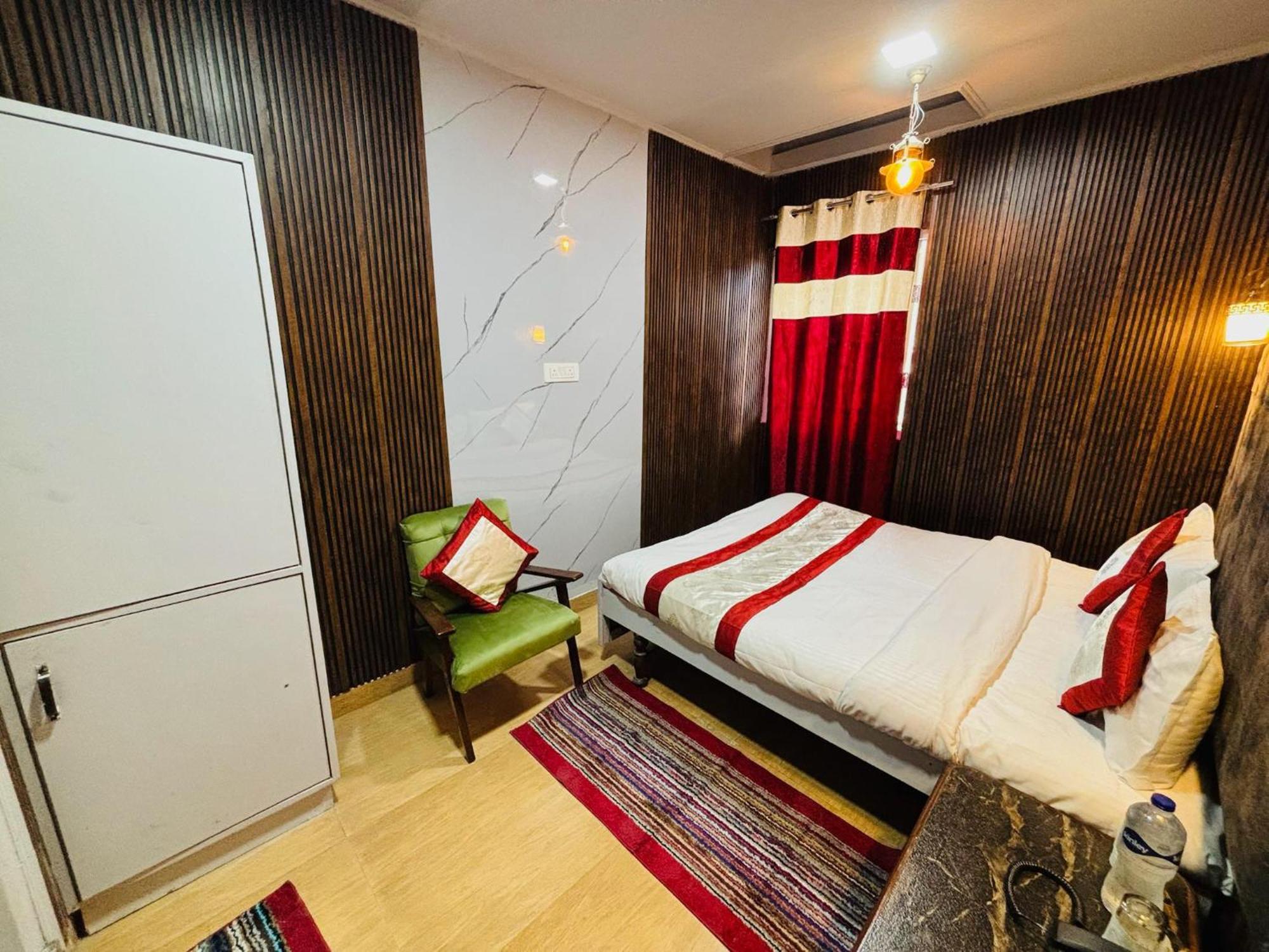 Hotel Amar 무소리에 외부 사진