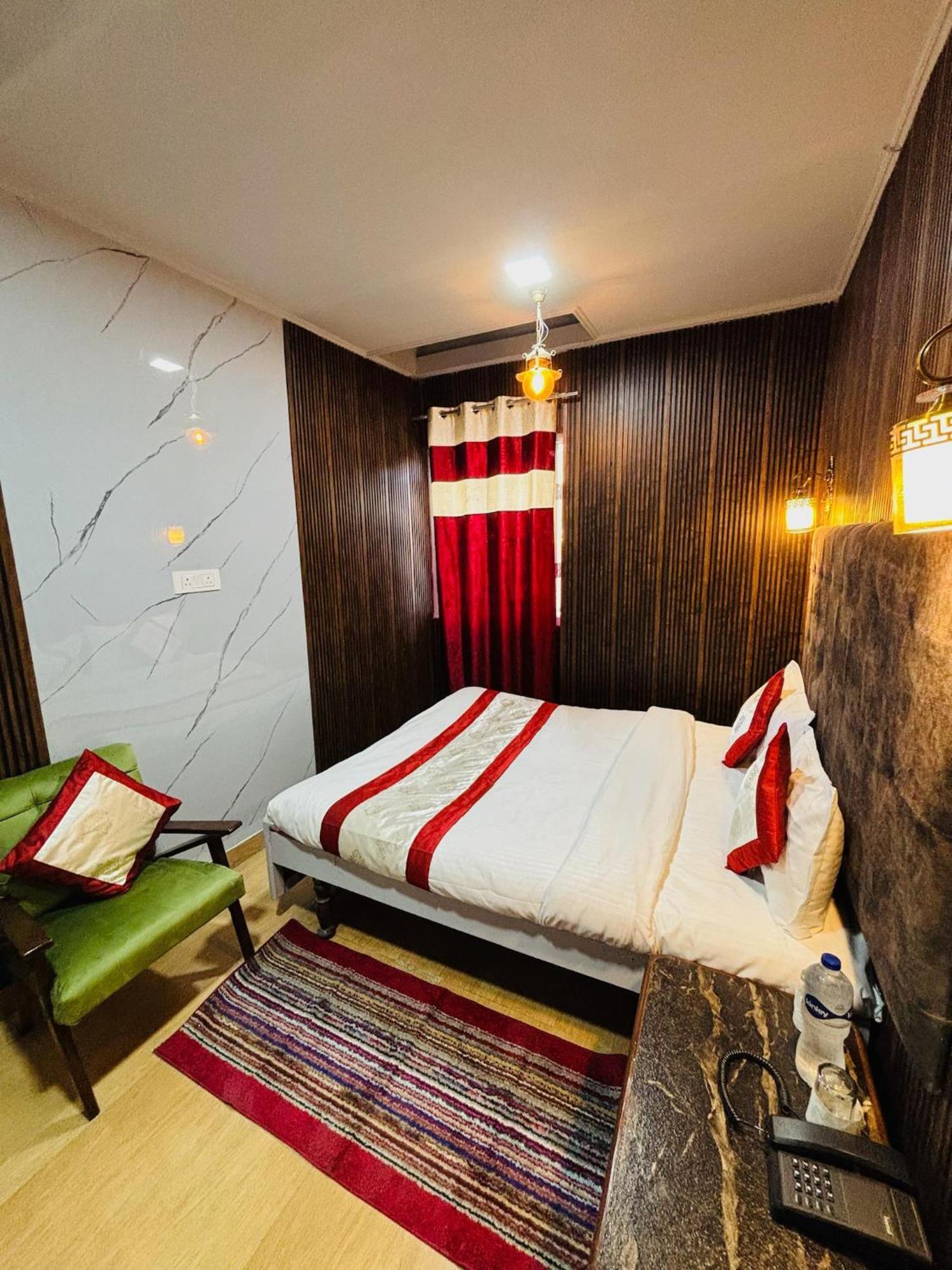 Hotel Amar 무소리에 외부 사진